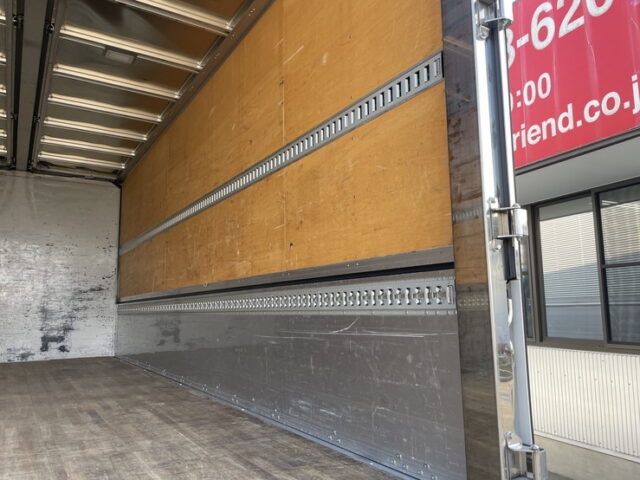 いすゞ：フォワード：ウィング：6200ワイド：エアサス：架装多数：木床：240馬力