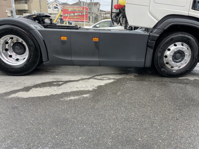 スカニア：R460：現行モデル：登録済未使用車：トレーラーヘッド：総輪エアサス