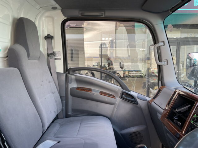 いすゞ　エルフ　アルミバン　5MT　サイドドア　ステンレスサイドバンパー　ステンレスリアバンパー　