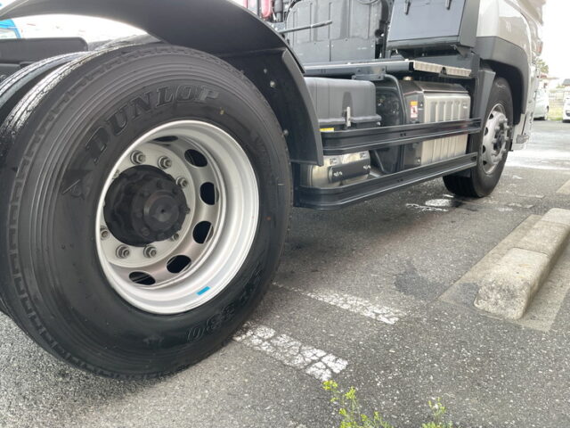 三菱ふそう：スーパーグレート：トレーラーヘッド：ハイルーフ：Ｄ尺：AT：未使用：第５輪11.5ｔ　