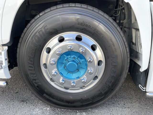 日野：プロフィア：トレーラーヘッド：ハイルーフ：ルーフバー：パイプバンパー：アルミホイール