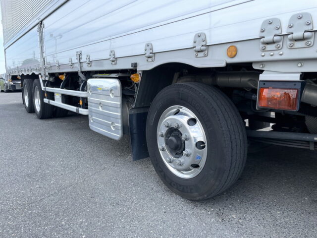 いすゞ：ギガ：ハイルーフ：ウィング：AT：木床：アルミホイール：リアエアサス