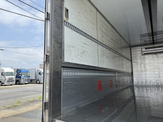 日野：レンジャープロ：冷凍ウィング：6200ワイド：ステンレス床：アルミホイール
