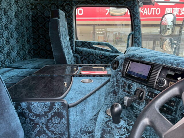 日野:17プロフィア:ハイルーフ:ウィング:メッキドア:アルミホイール:リア門口ステンレス