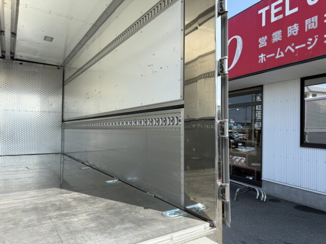 R3　日野　デュトロ　ワイドロング　アルミウィング　造りボディー　メッキ多数　