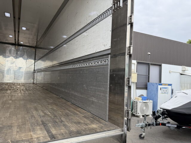 17スーパーグレート：ハイルーフ：ウィング：造りボディ：プレミアムライン