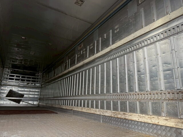 日野：プロフィア：冷凍バン：サブエンジン：アルミシマ床：架装多数：内装生地張り