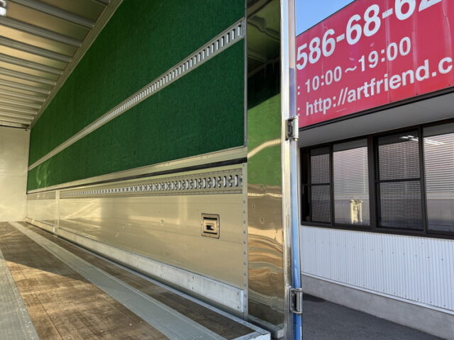 いすゞ：ギガ：ハイルーフ：ウィング：メッキ多数：ステンレス多数：エアローラー