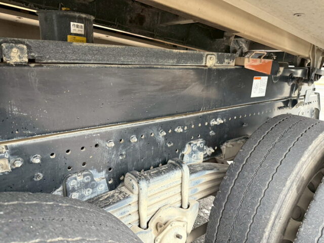 日野：17プロフィア：ダンプ：5300×2300：メッキ多数：7速MT：380馬力：電動コボレーン