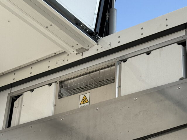 日本トレクス：トレーラー冷凍ウィング：段付き：2軸：前壁冷凍機：リフトアクスル