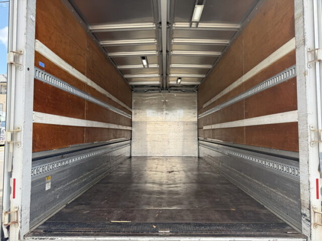 ファイター:ウィング:6200ワイド:後輪エアサス:格納ゲート:240馬力