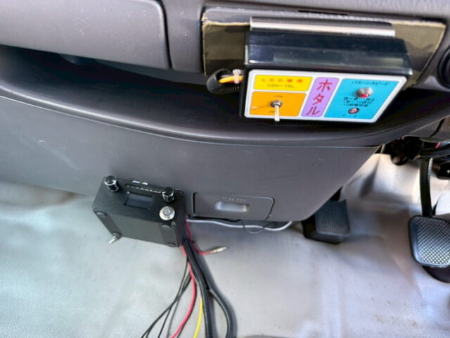 タイタンダッシュ：平ボデー：架装多数：標準幅：アオリステンレス張り：マニ割り