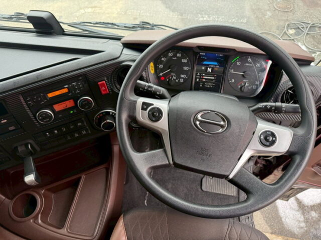 日野：17プロフィア：ハイルーフ：トレーラーヘッド：第5輪荷重11.500㎏：E13C