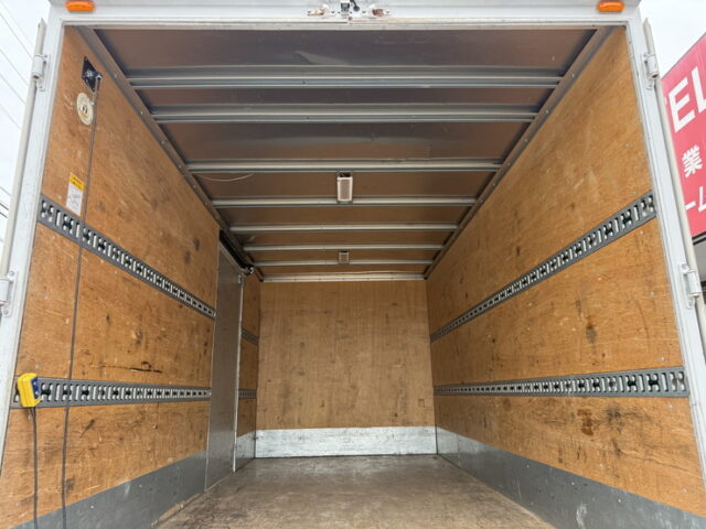 日野：デュトロ：バン：ワイドロング：格納ゲート：左スライドドア：AT車：準中型免許