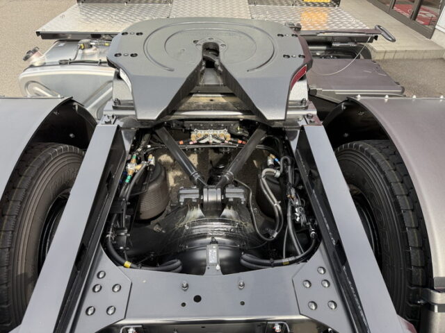 LBエアロ★：スーパーハイルーフ：トレーラーヘッド：未使用：プレミアムライン