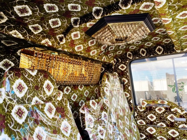 【590】いすゞ　エルフ　平ボディ　背抜き　マニ割り