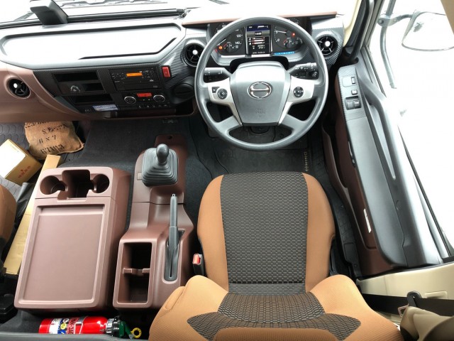 【495】日野　レンジャー　ワイド　ハイルーフ　アルミウイング　格納ゲート