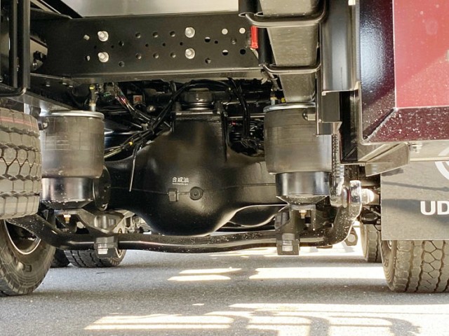 【527】UDトラックス　クオン　カスタム　ハイルーフ　ウィング　門口ステンレス
