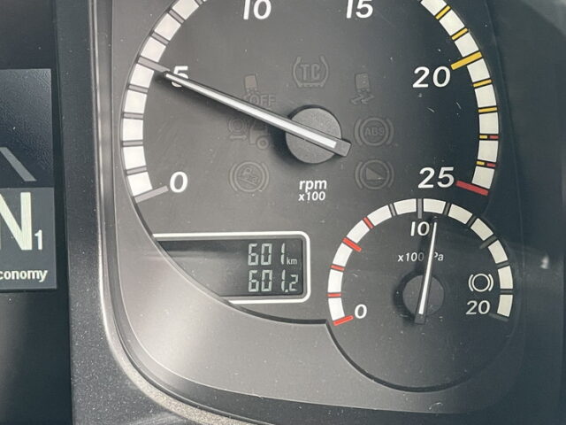 新品架装済　トレーラーヘッド　ハイルーフ　未使用　D尺　第5輪荷重11.500㎏　プレミアムライン