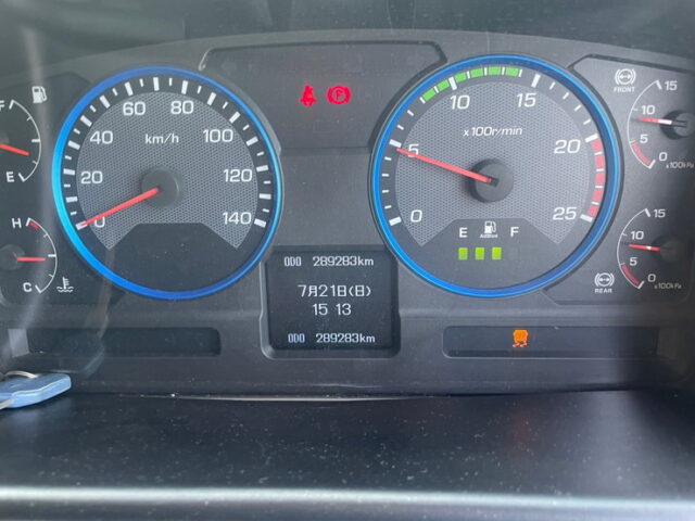 三菱ふそう　スーパーグレート　トレーラーヘッド　メッキ多数　7MT　