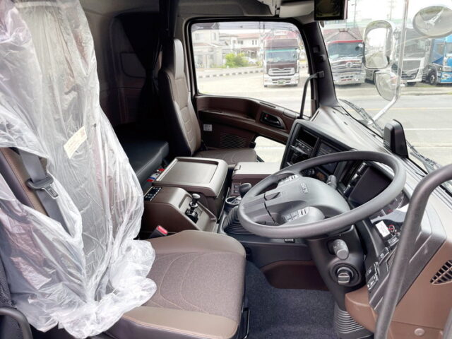 いすゞ　ギガ　登録済み未使用車　ハイルーフ　リア門工ステンレス　アルミホイール