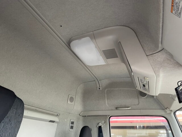 三菱ふそう　スーパーグレート　ハイルーフ　アルミウィング　ステンレスサイドバンパー　メッキ多数　木床