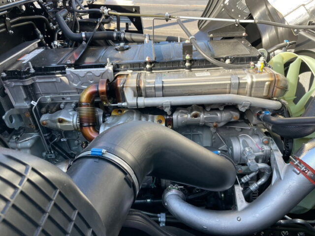 17スーパーグレート　トレーラーヘッド　ハイルーフ　未使用　E尺　460馬力　第5輪荷重11.500㎏　プレミアムライン