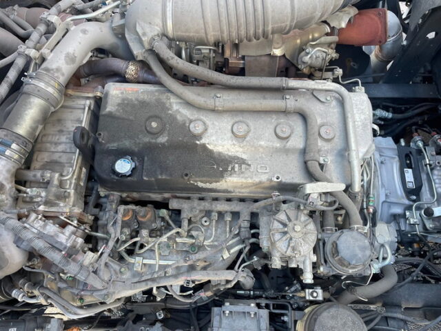 日野　17プロフィア　ハイルーフ　アルミウィング　アルミホイール　AT　メッキパーツ多数