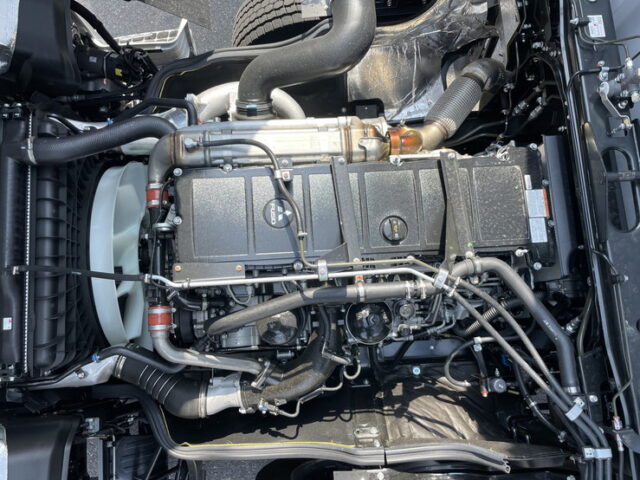 17スーパーグレート　未使用　ハイルーフ　ウィング　総輪エアサス　プレミアムライン　428馬力