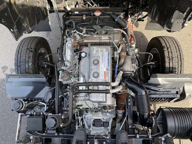 【764】R3　17レンジャー　造りボディ　冷凍ウィング　6500ボディセミワイド　エアサス　90アオリ