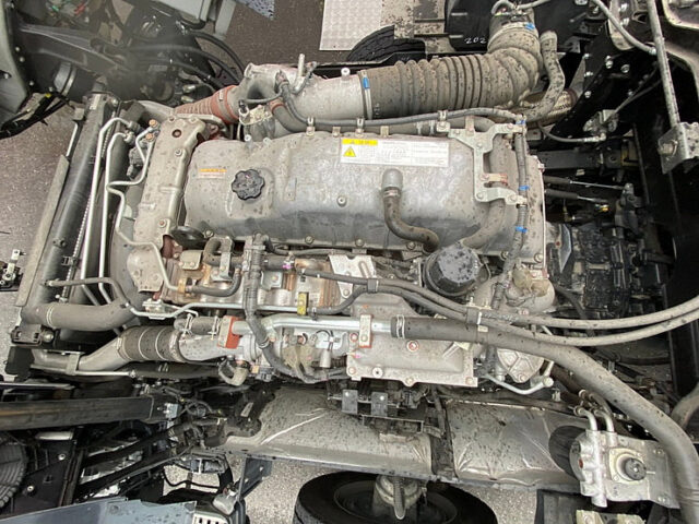 【826】H30　ギガ　4軸　ウィング　格納ゲート　7速MT　エアサス　走行距離10万km以下