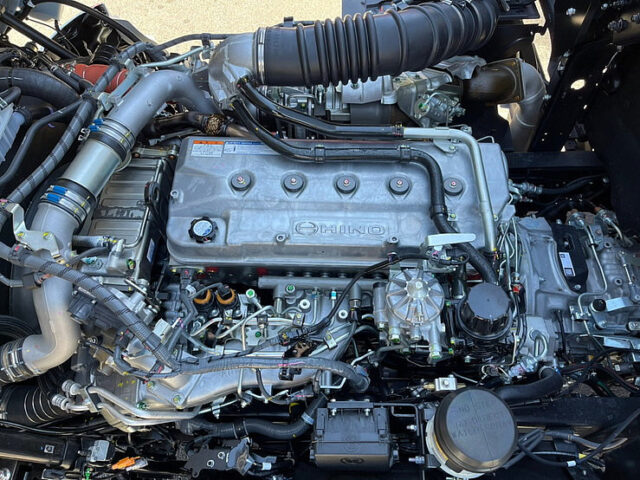 【957】R3　17プロフィア　ハイルーフ　ウィング　門口ステンレス　未使用車　