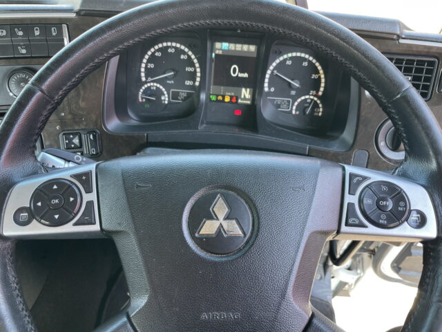 17スーパーグレート トレーラーヘッド プレミアムライン 第5輪荷重11.500㎏ ブタ鼻