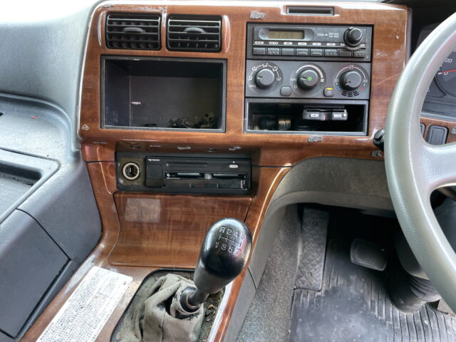 三菱ふそう　スーパーグレート　アルミウィング　７MT　リアエアサス　木床　380馬力