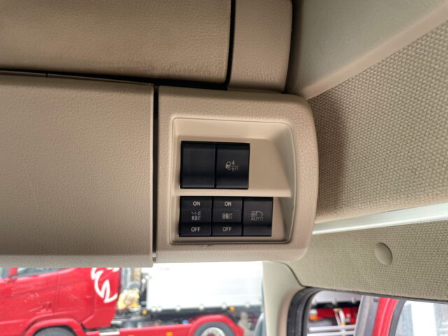 日野　17プロフィア　ハイルーフ　ウィング　7速MT　380馬力　エンジン交換済