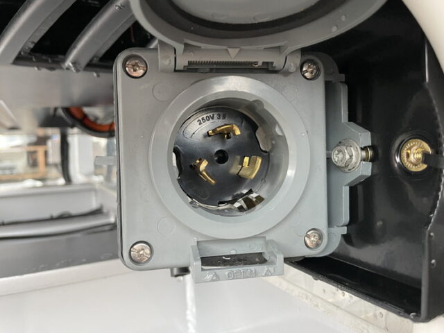 トレクス：トレーラー：冷凍ウィング：未使用：3軸：リフトアクスル：前壁：冷凍機