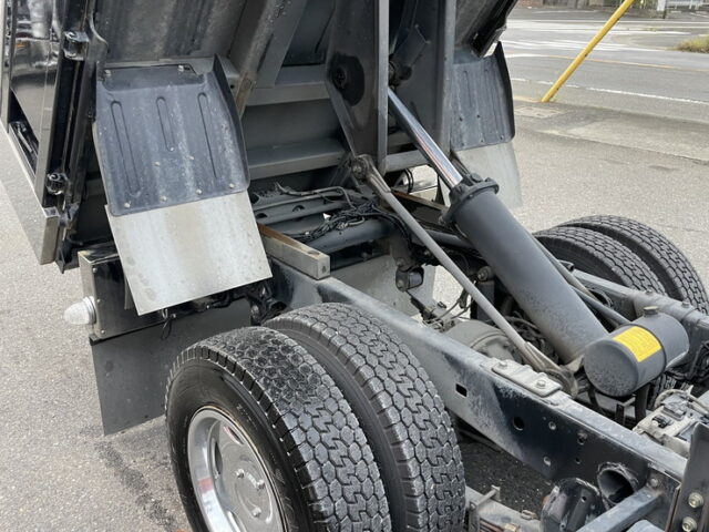 日野　デュトロ　標準幅　10尺　ダンプ　架装多数　エアー式バンパー昇降機　150馬力