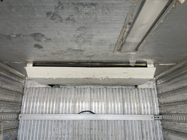 三菱ふそう　ファイター　冷凍バン　コルゲート　ジョロダー4列キーストン　エアサス