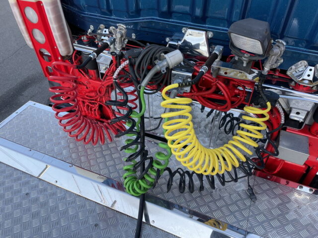 スーパーグレート　ハイルーフ　トレーラーヘッド　架装多数　ブタ鼻　7速MT