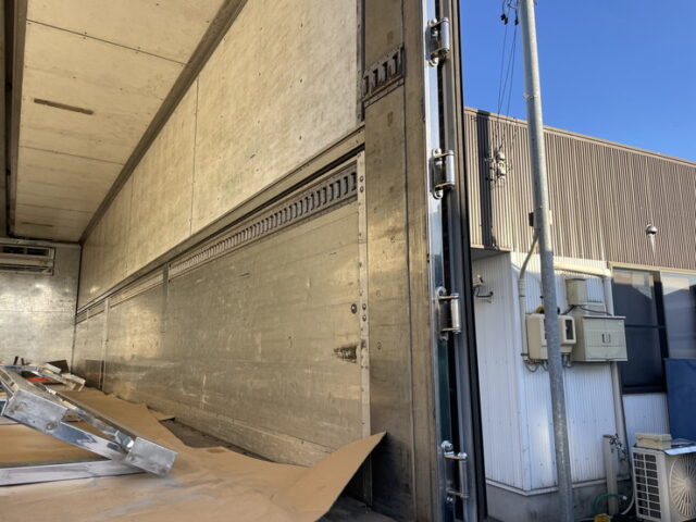 いすゞ：ギガ：冷凍ウィング：造りボディ：ステンレス多数：エアサス：1M10アオリ