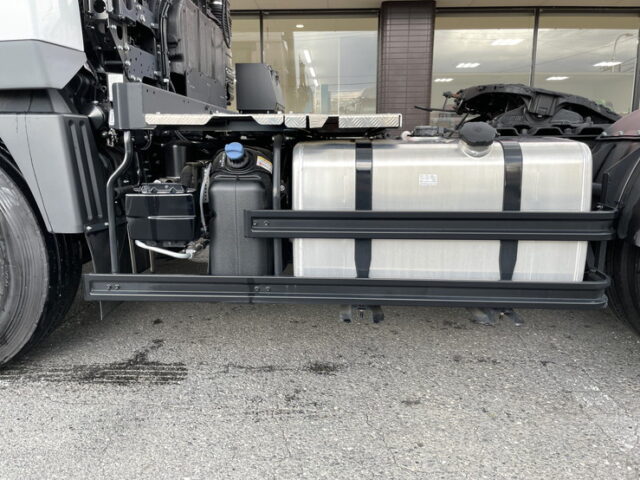 三菱ふそう：スーパーグレート：トレーラーヘッド：ハイルーフ：Ｄ尺：AT：未使用：第５輪11.5ｔ　