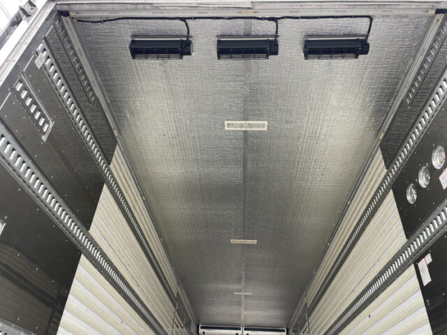 いすゞ　ギガ　ハイルーフ　冷凍バン　サブエンジン　両側観音扉　ステンレス多数