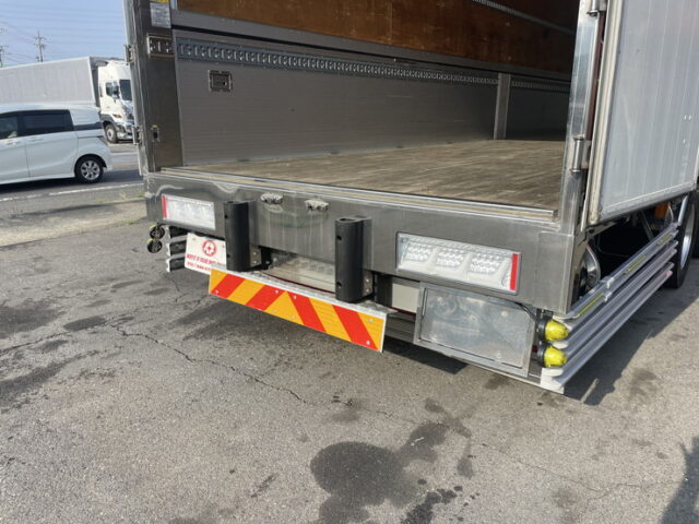 日野：17プロフィア：ハイルーフ：ウィング：メッキ多数：アルミホイール