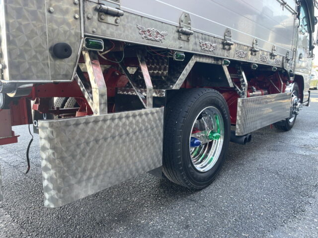 いすゞ：エルフ：造り平ボディ：内装生地張り：5MT：オバＱバンパー：フロントバイザー：架装多数