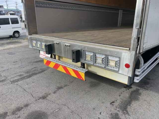 日野：17プロフィア：ハイルーフ：メッキ多数：アルミホイール：リア門口ステンレス