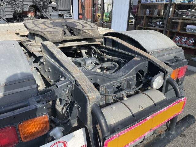 日野：プロフィア：ハイルーフ：トレーラーヘッド：メッキ多数：アルミホイール