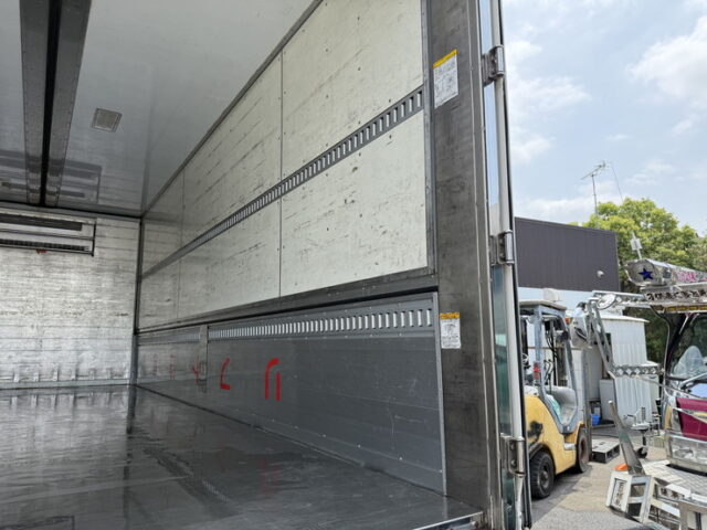 日野：レンジャープロ：冷凍ウィング：6200ワイド：ステンレス床：アルミホイール