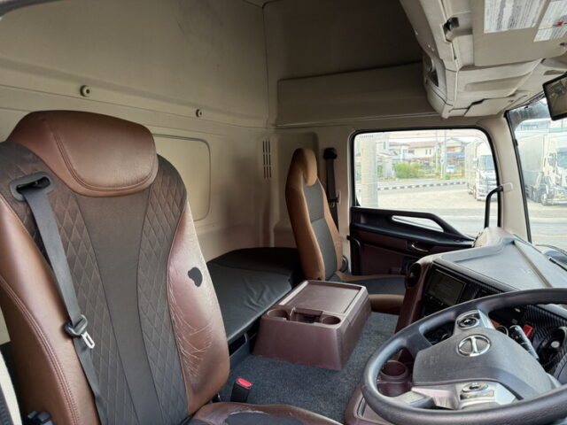 日野：17プロフィア：ハイルーフ：ウィング：アルミホイール：リア門口ステンレス