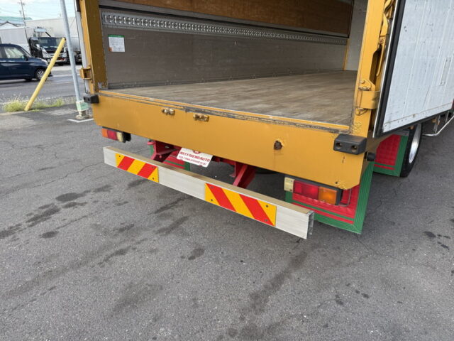 いすゞ：フォワード：6200ワイド：ウィング：木床：アルミホイール：240馬力：エアサス