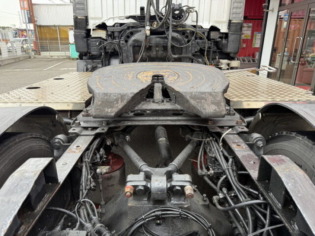 日野：テラヴィ：ハイルーフ：トレーラーヘッド：エアサス：V8ツインターボ